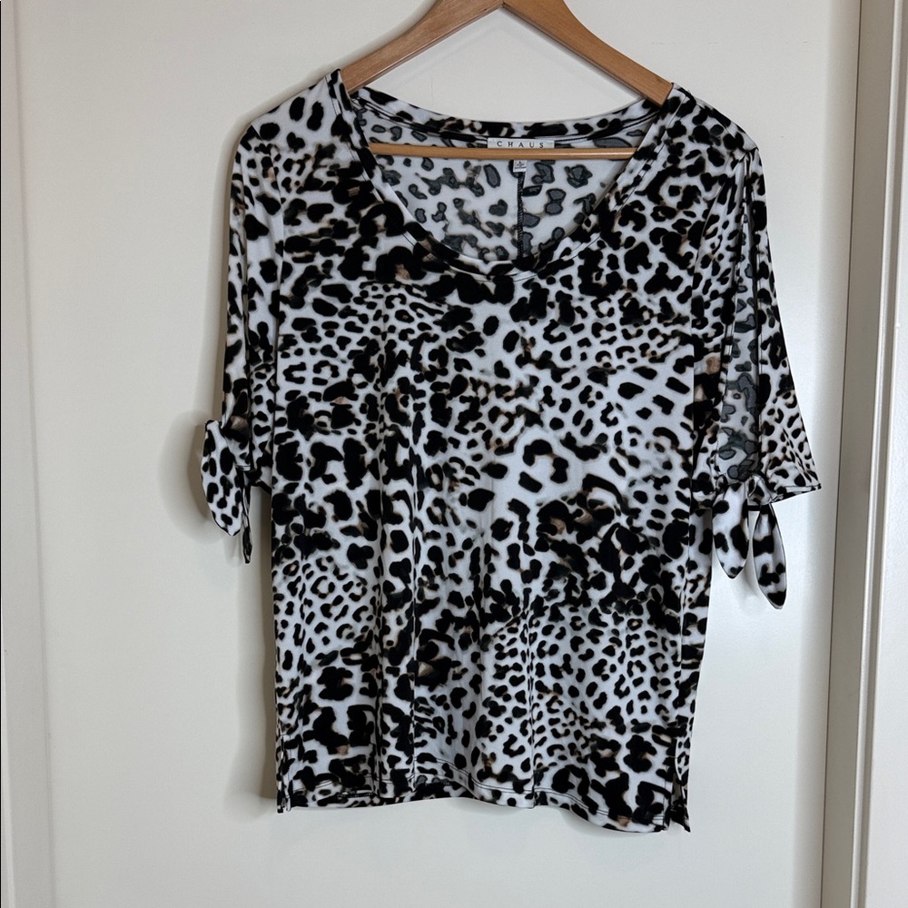 Chaus Black and White Animal Print Short Sleeve Top (B)